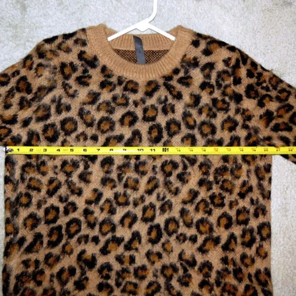 Francesca's Alya Animal Print Fuzzy Crewneck Pullover Sweater Size Small EUC